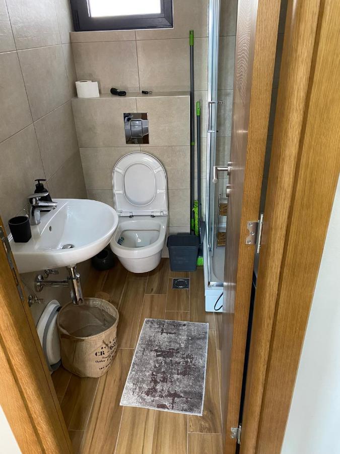 Fides Stylish Apartments Tivat With Pool Zewnętrze zdjęcie