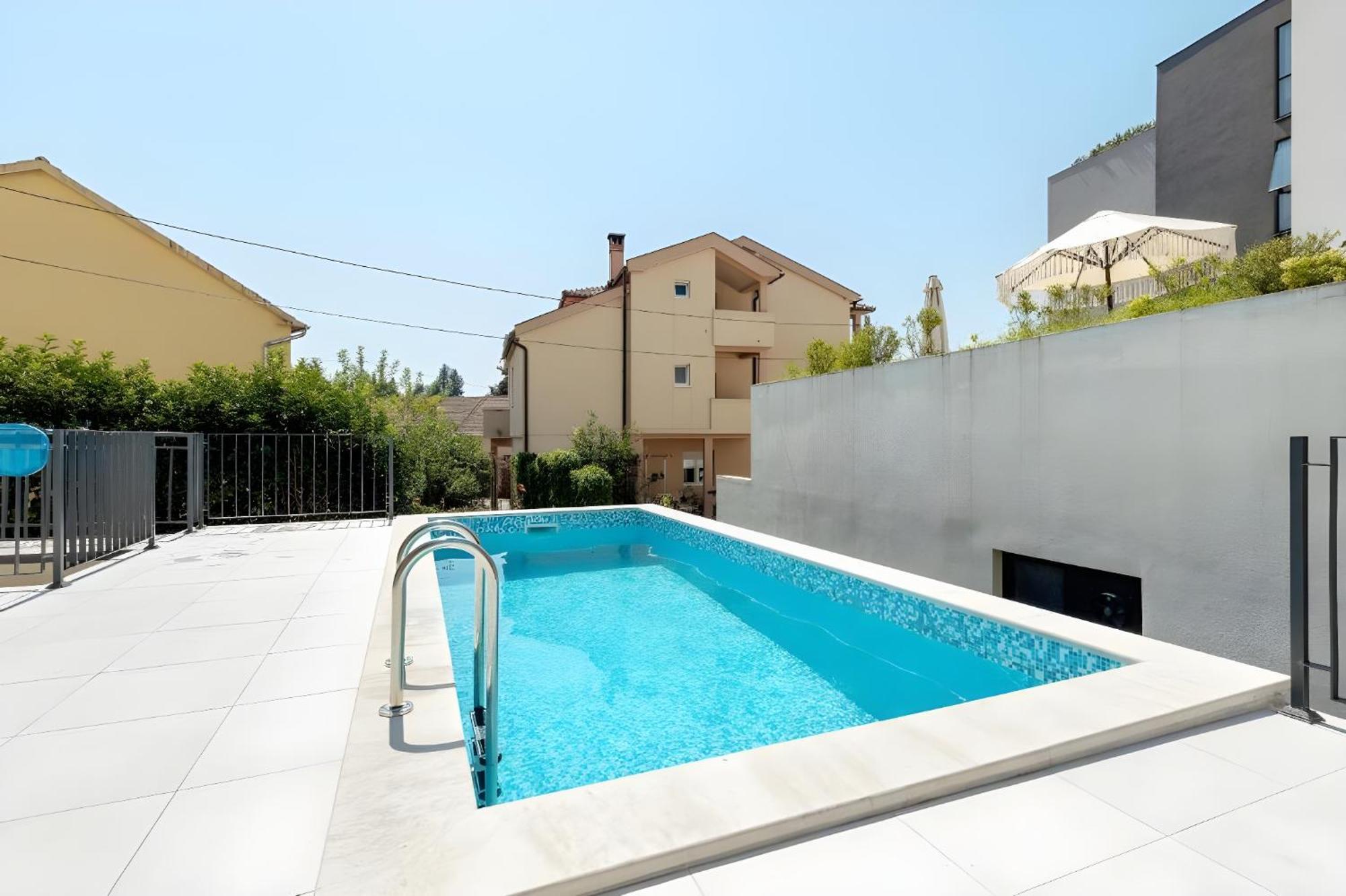 Fides Stylish Apartments Tivat With Pool Zewnętrze zdjęcie